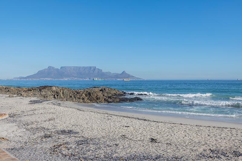 To Let 5 Bedroom Property for Rent in Bloubergstrand Western Cape